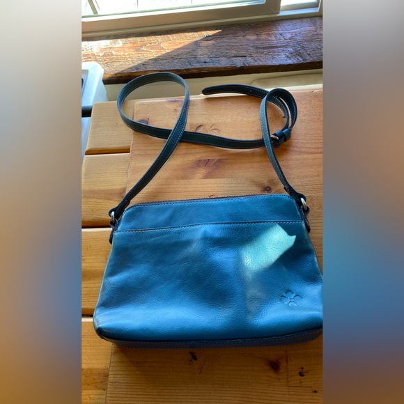 Beautiful Blue Patricia Nash Crossbody Bag. Excellent condition. - Picture 2 of 8
